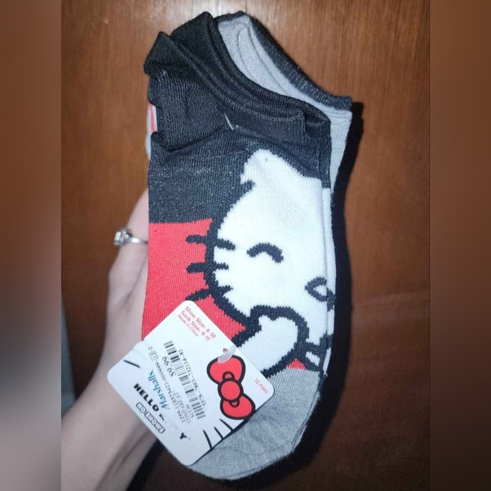 Hello Kitty No-Show Socks